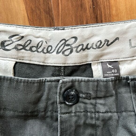 Eddie Bauer Mens Gray Cargo Shorts Classic Fit - Picture 2 of 6